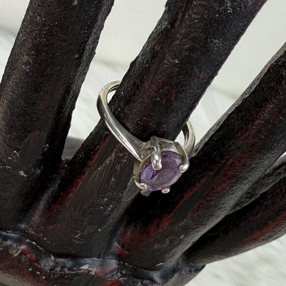 Sterling Silver Purple Amethyst Ring Size 4.5 - Picture 2 of 8